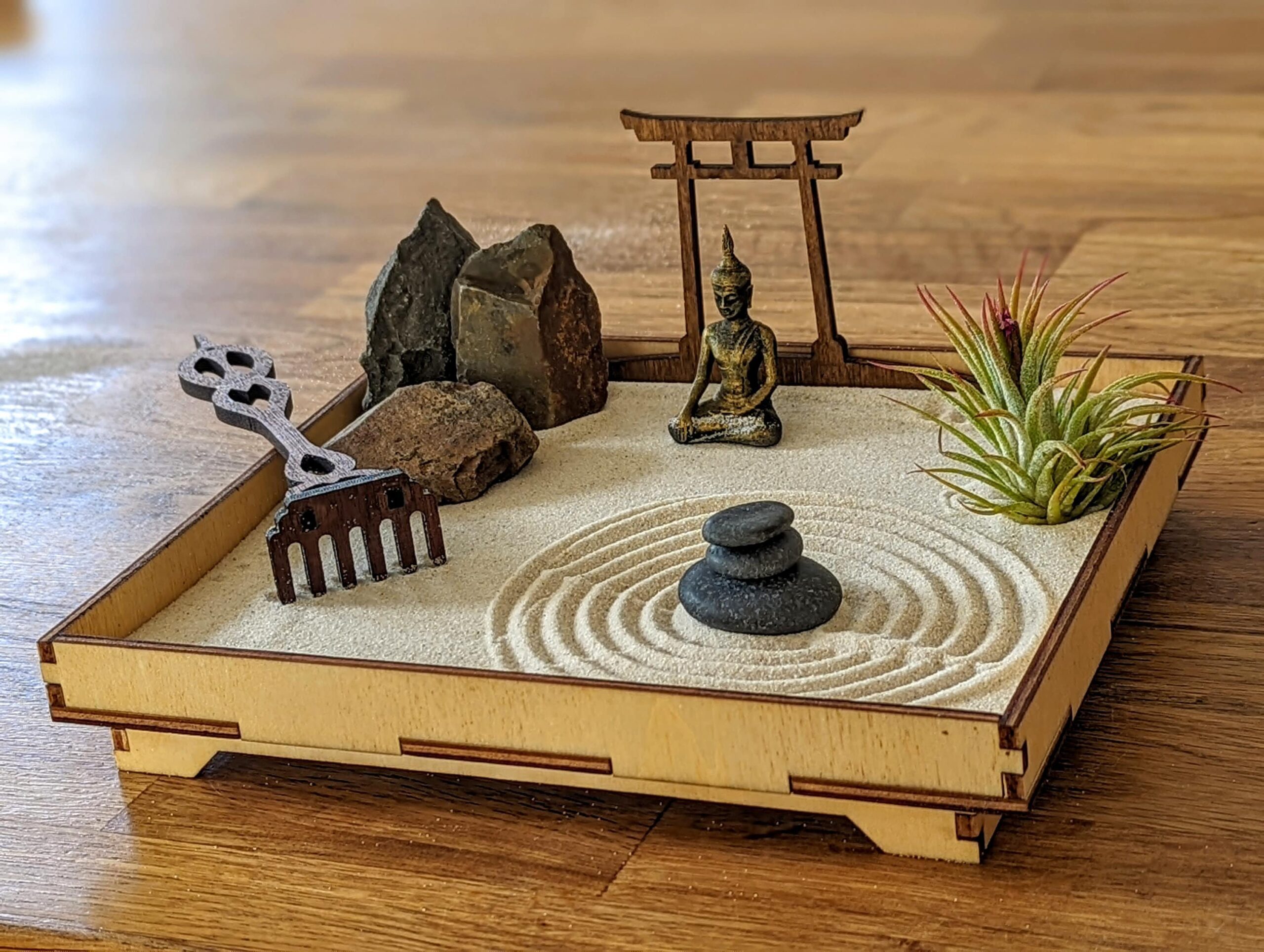 Handmade Zengarten -Set mit Buddha-Figur, Torii und Harke Feng Shui zur Meditation und Entspannung nachhaltig & umweltfreundlich DIY-Kit – Bild 7