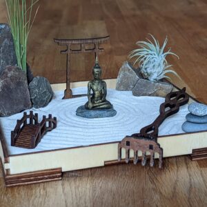 Zengarten -Set mit Buddha-Figur, Harke, Torii und Brücke - Feng Shui Meditation nachhaltig & umweltfreundlich - Selbstmach-Set – Bild 4