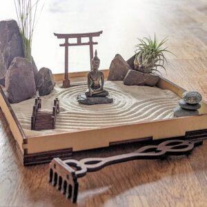 Zengarten -Set mit Buddha-Figur, Harke, Torii und Brücke - Feng Shui Meditation nachhaltig & umweltfreundlich - Selbstmach-Set – Bild 3