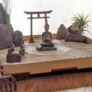 Zengarten -Set mit Buddha-Figur, Harke, Torii und Brücke - Feng Shui Meditation nachhaltig & umweltfreundlich - Selbstmach-Set – Bild 8