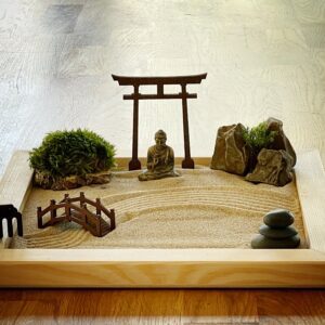Großes handmade Zen-Garten-Set aus FSC-Holz  mit Buddha, Torii, Brücke, Moos und Holz-Harke- nachhaltig & umweltfreundlich hergestellt – Bild 2