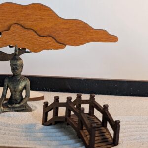 Design Zengarten Set -handmade- mit Bonsai, Brücke und Harke aus FSC-Holz, Entspannung & Meditation, prima Geschenk - Idee – Bild 7
