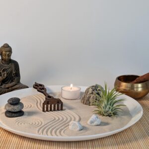 Zen Garten „natural“ aus  hochwertigem Opalglas – Meditative Schreibtisch-Deko mit Kerze, Tillandsie & Steinen - nachhaltige Geschenk-Idee – Bild 8