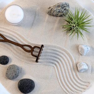 Zen Garten „natural“ aus  hochwertigem Opalglas – Meditative Schreibtisch-Deko mit Kerze, Tillandsie & Steinen - nachhaltige Geschenk-Idee – Bild 10