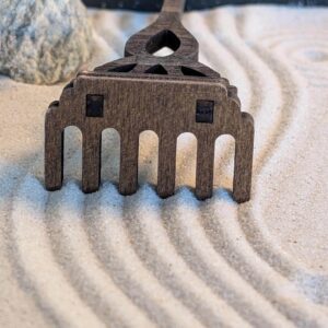 Design Zengarten Set -handmade- mit Bonsai, Brücke und Harke aus FSC-Holz, Entspannung & Meditation, prima Geschenk - Idee – Bild 10