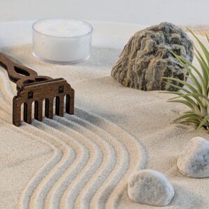 Zen Garten „natural“ aus  hochwertigem Opalglas – Meditative Schreibtisch-Deko mit Kerze, Tillandsie & Steinen - nachhaltige Geschenk-Idee – Bild 5