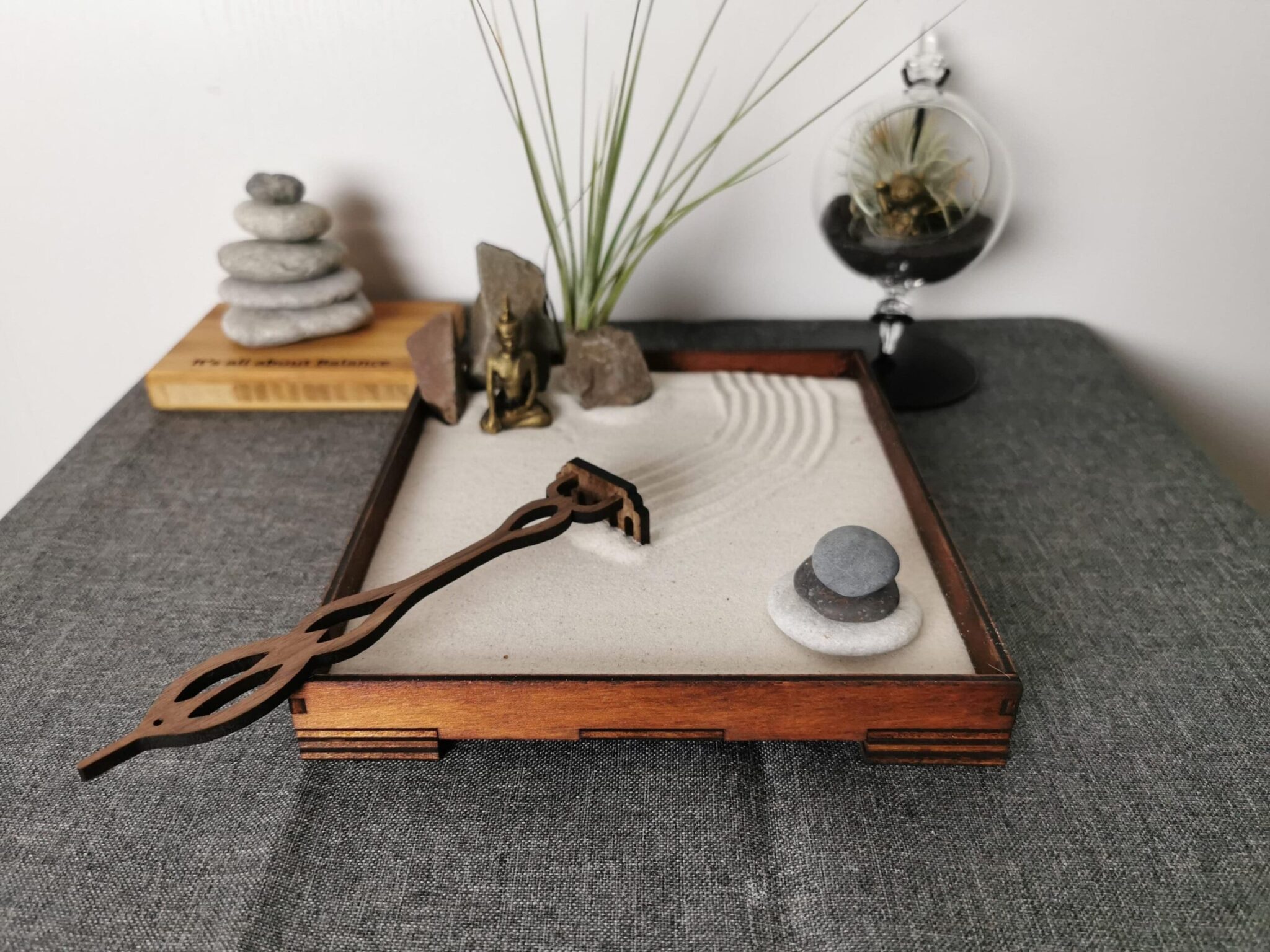 Handgefertigtes Zengarten -Set mit Buddha-/ Ganesha-Figur mit Harke Feng Shui Meditation – Bild 7